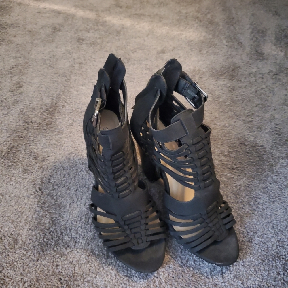 Dress shoes
